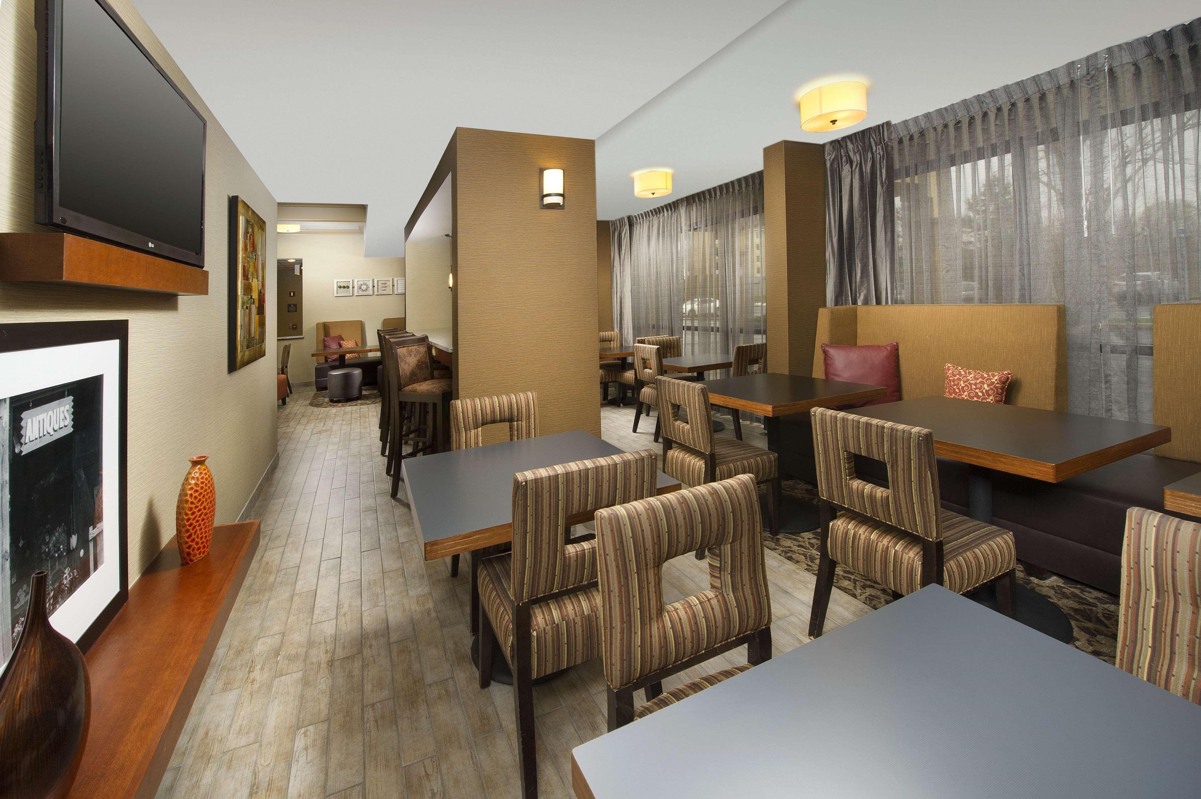 Hampton Inn Rochester Greece Bagian luar foto