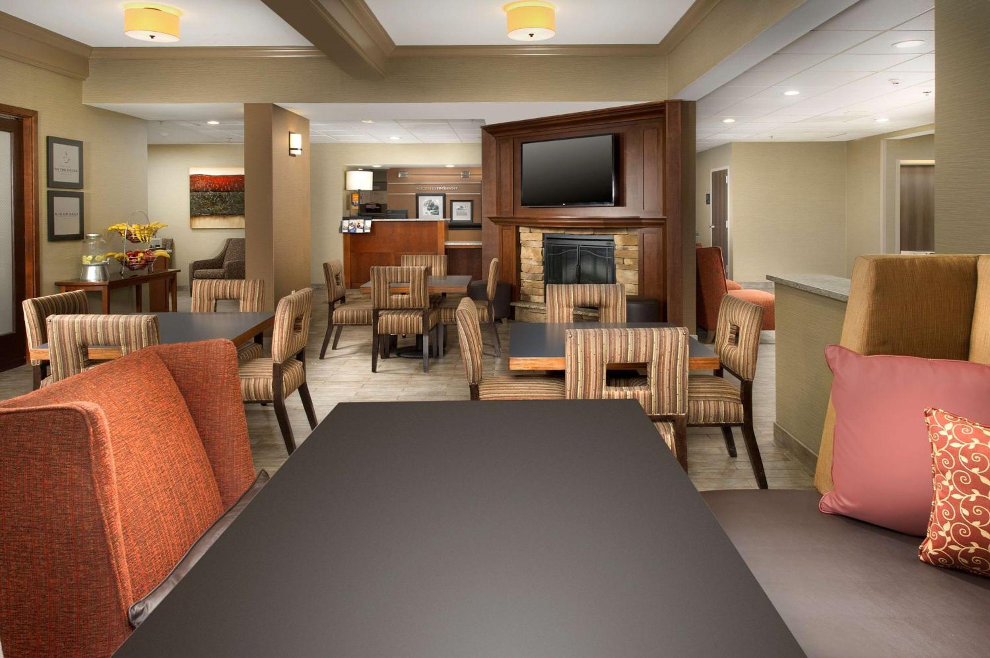 Hampton Inn Rochester Greece Bagian luar foto