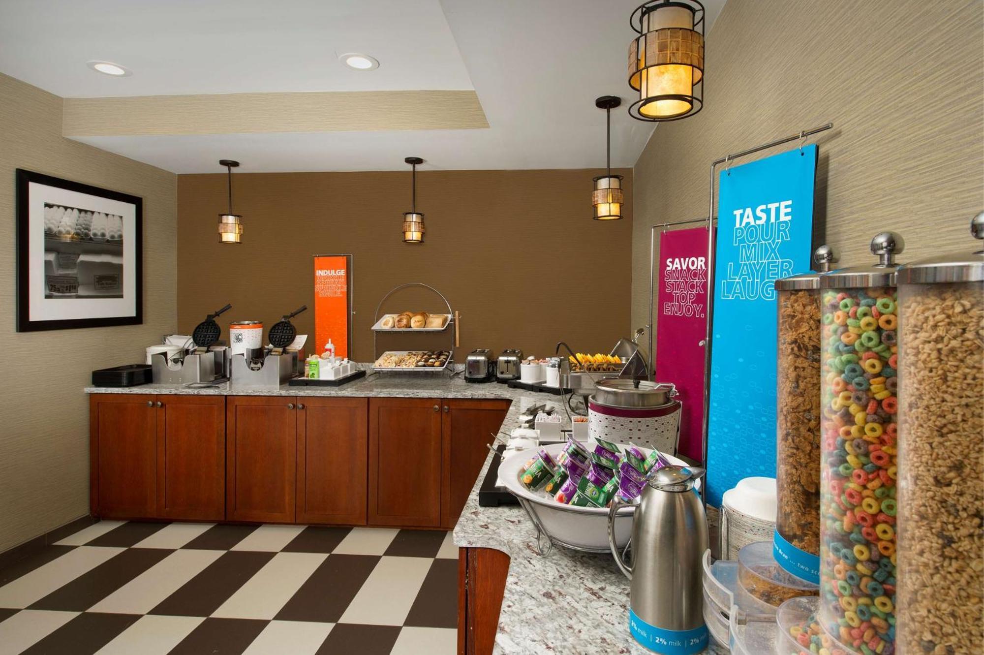 Hampton Inn Rochester Greece Bagian luar foto