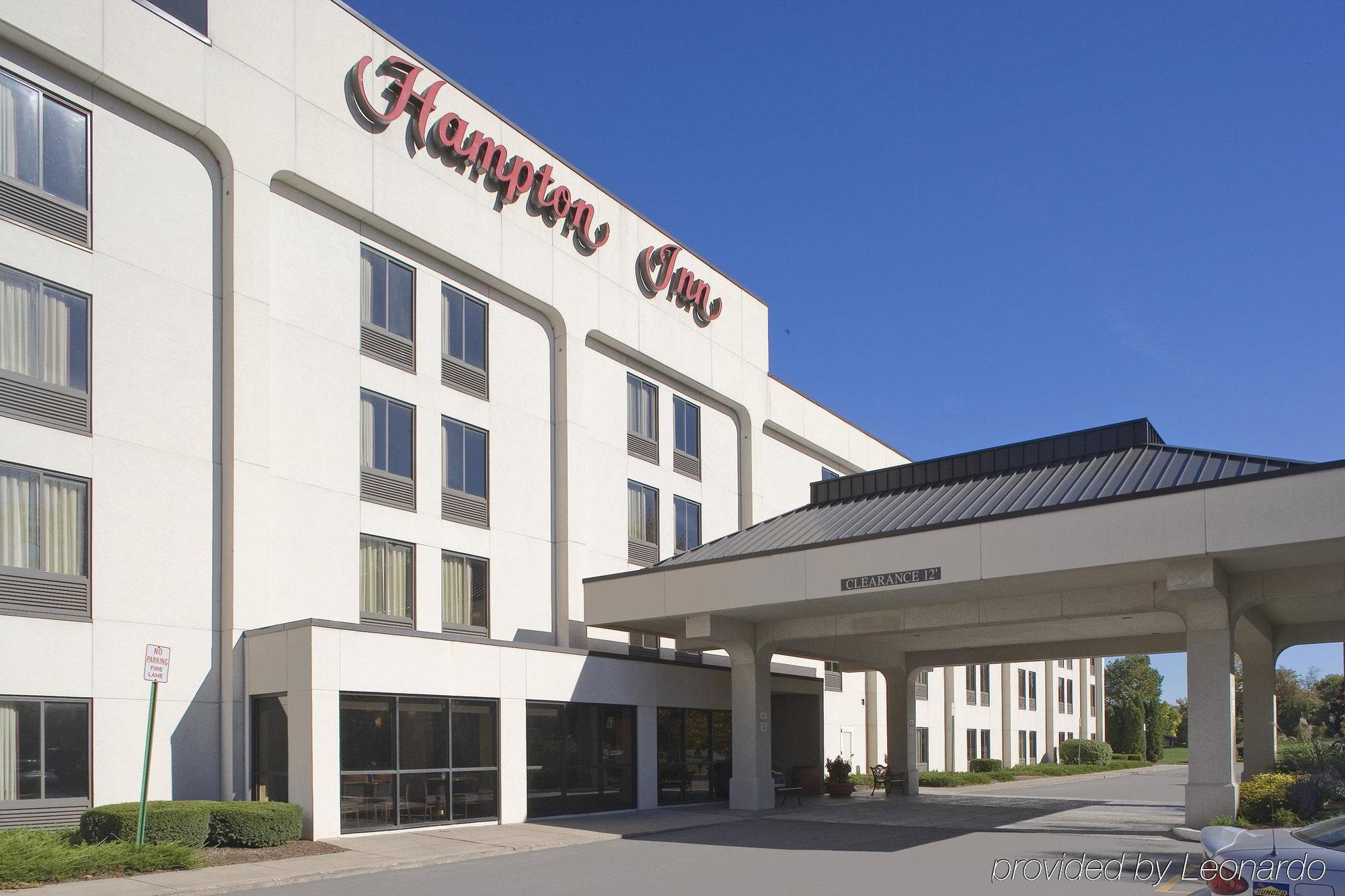 Hampton Inn Rochester Greece Bagian luar foto